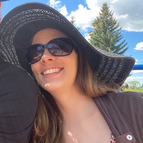 Meet your Posher, Jenny - Picture 1 of 1